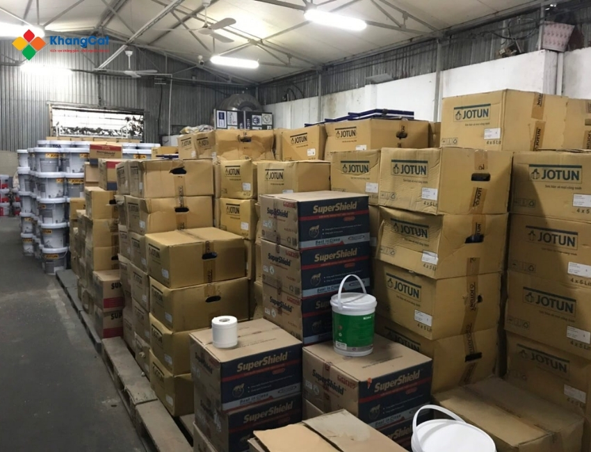 Khang Cát sở hữu showroom và kho đạt chuẩn, trưng bày đầy đủ sơn Jotun chính hãng, bảng màu 2025 và tư vấn cá nhân hóa tại chỗ.